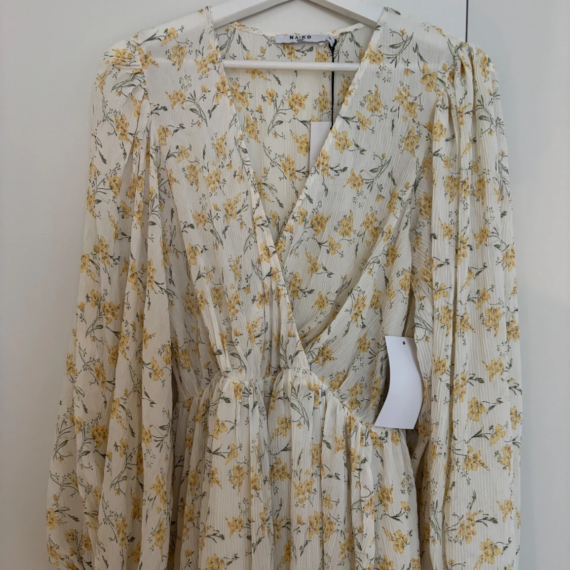 Blommig långklänning från NA-KD