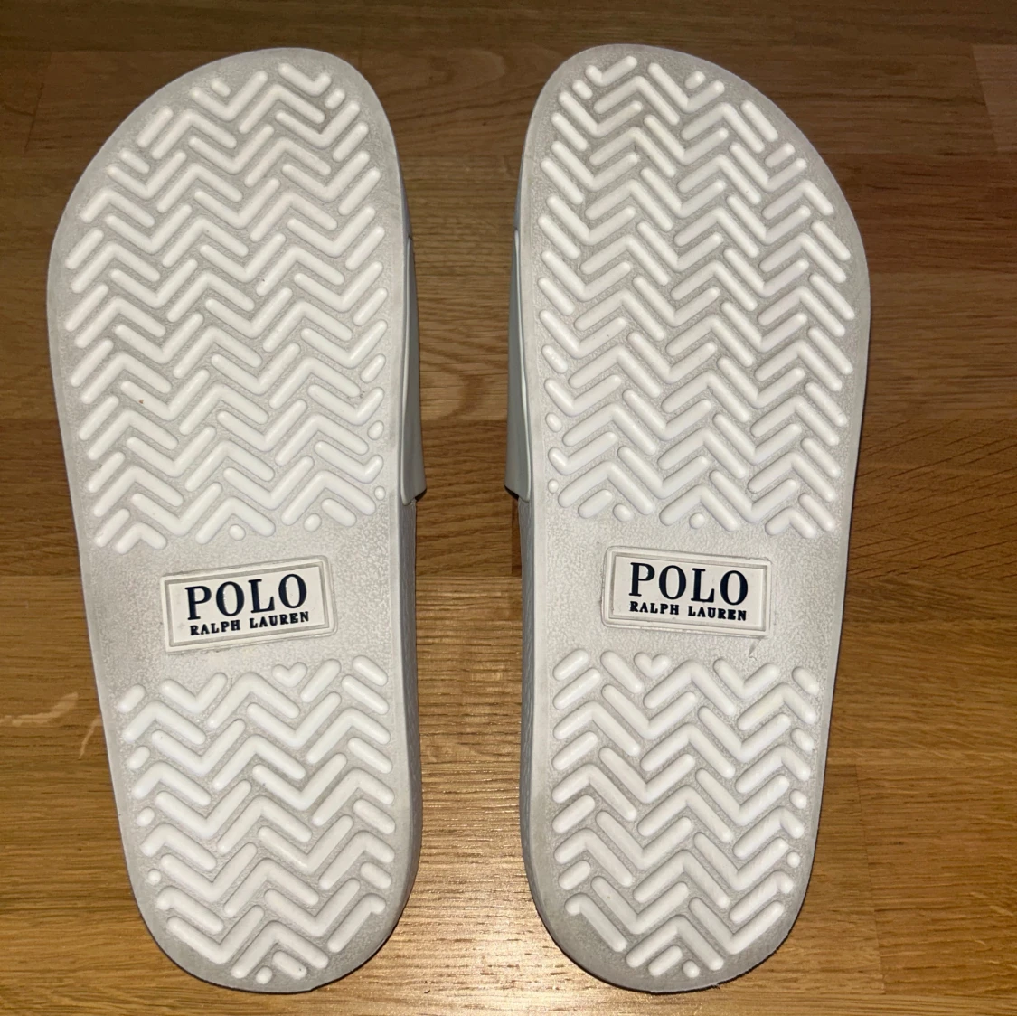 Vita slides från Polo Ralph Lauren - 2