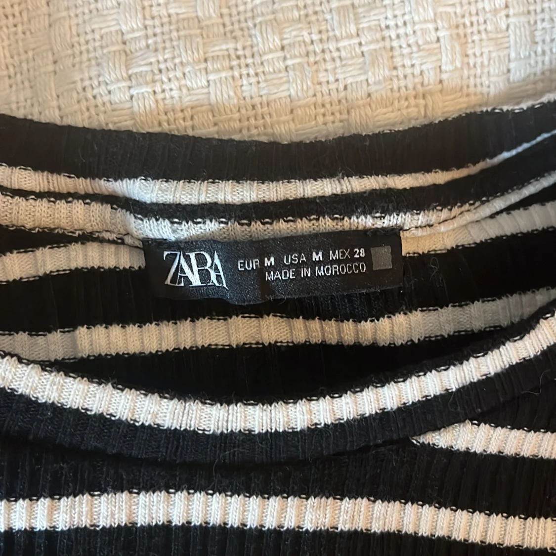 Randig svartvit tröja med puffärm Zara - 2