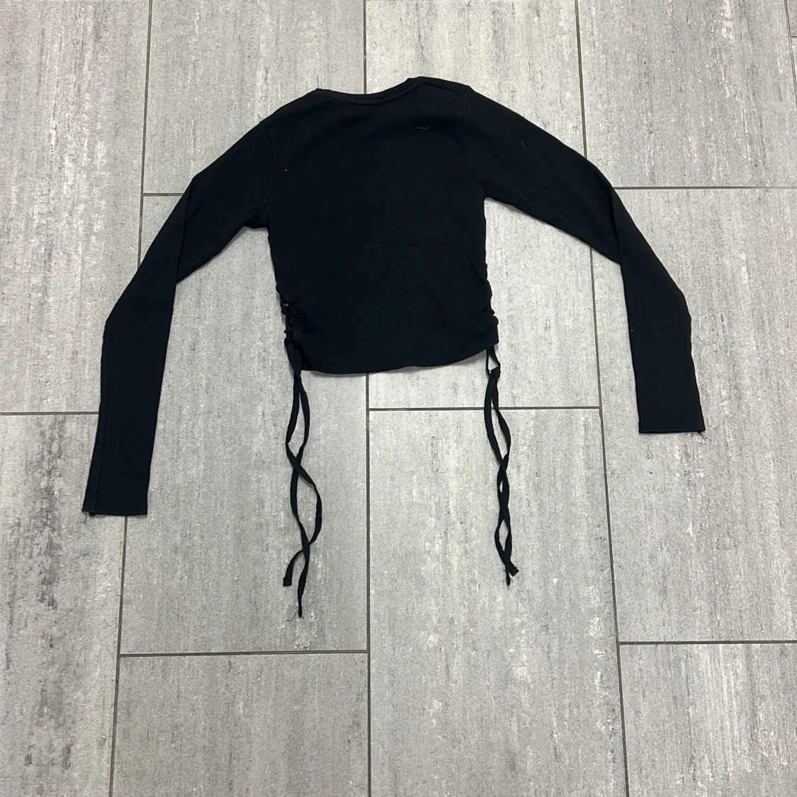 Svart ribbad topp med snörning FB Sister - 1