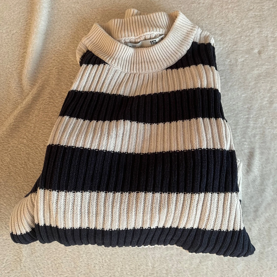 Randig stickad tröja - 2