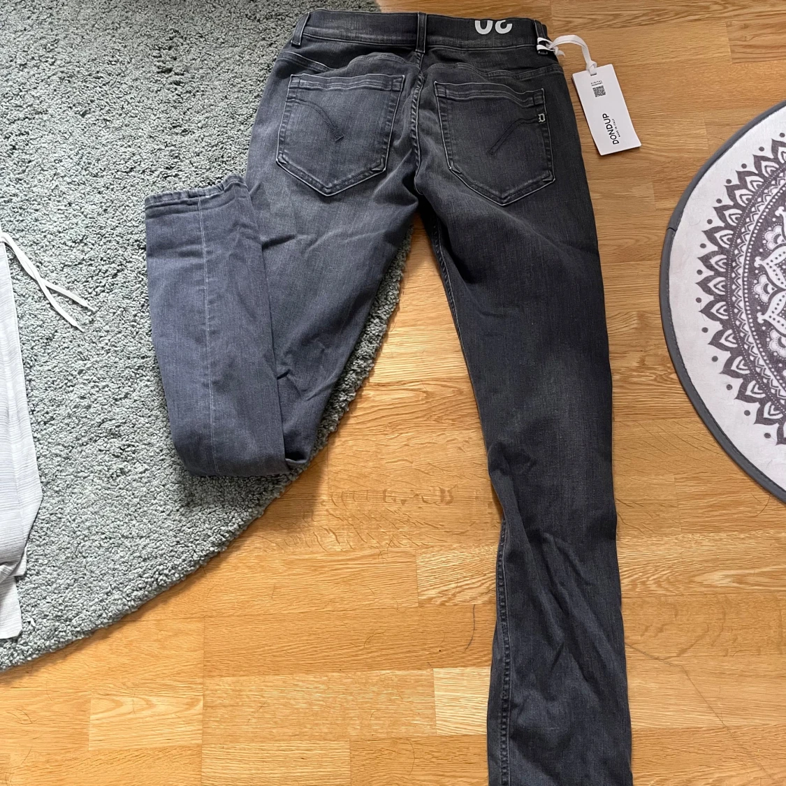Grå jeans från Dondup - 1