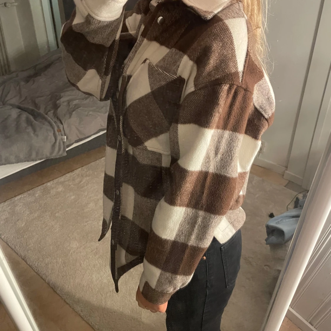 Brun och vit rutig overshirt - 1