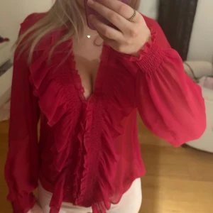 Rosa blus från Zara  - Jätte söt rosa topp från Zara med volanger❤️‍🔥💗