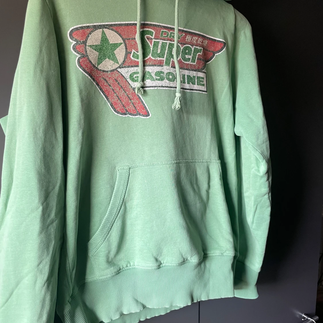 Grön hoodie med tryck - 1