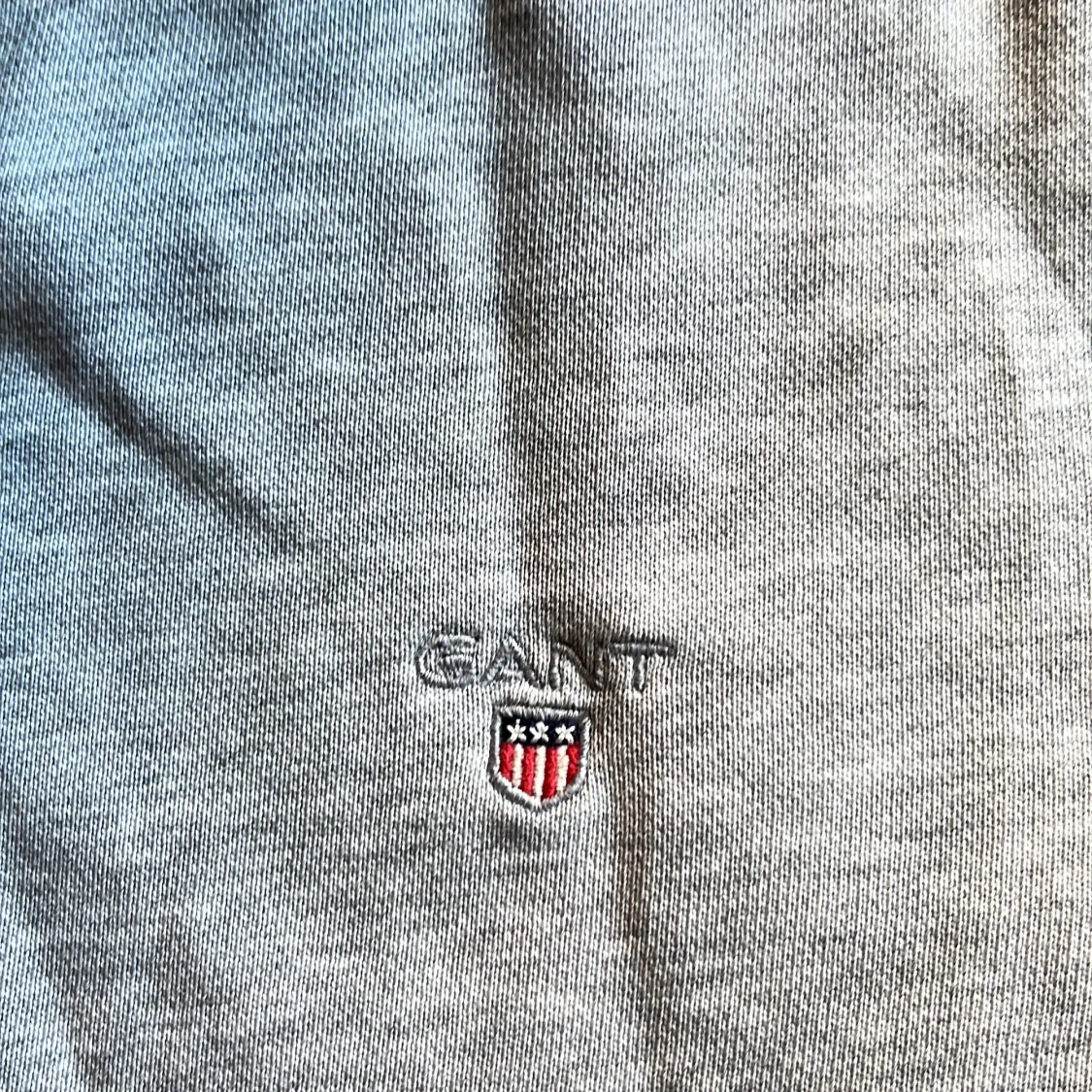 Grå sweatshirt från GANT - 2