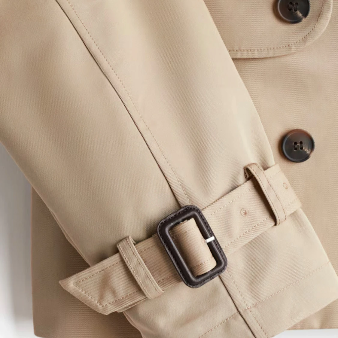 Beige trenchcoat med knappar - 1
