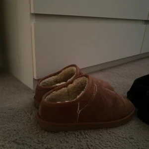 ”Uggs” från Lager157 - Säljes pga köptes i fel storlek. Använda 1 gång