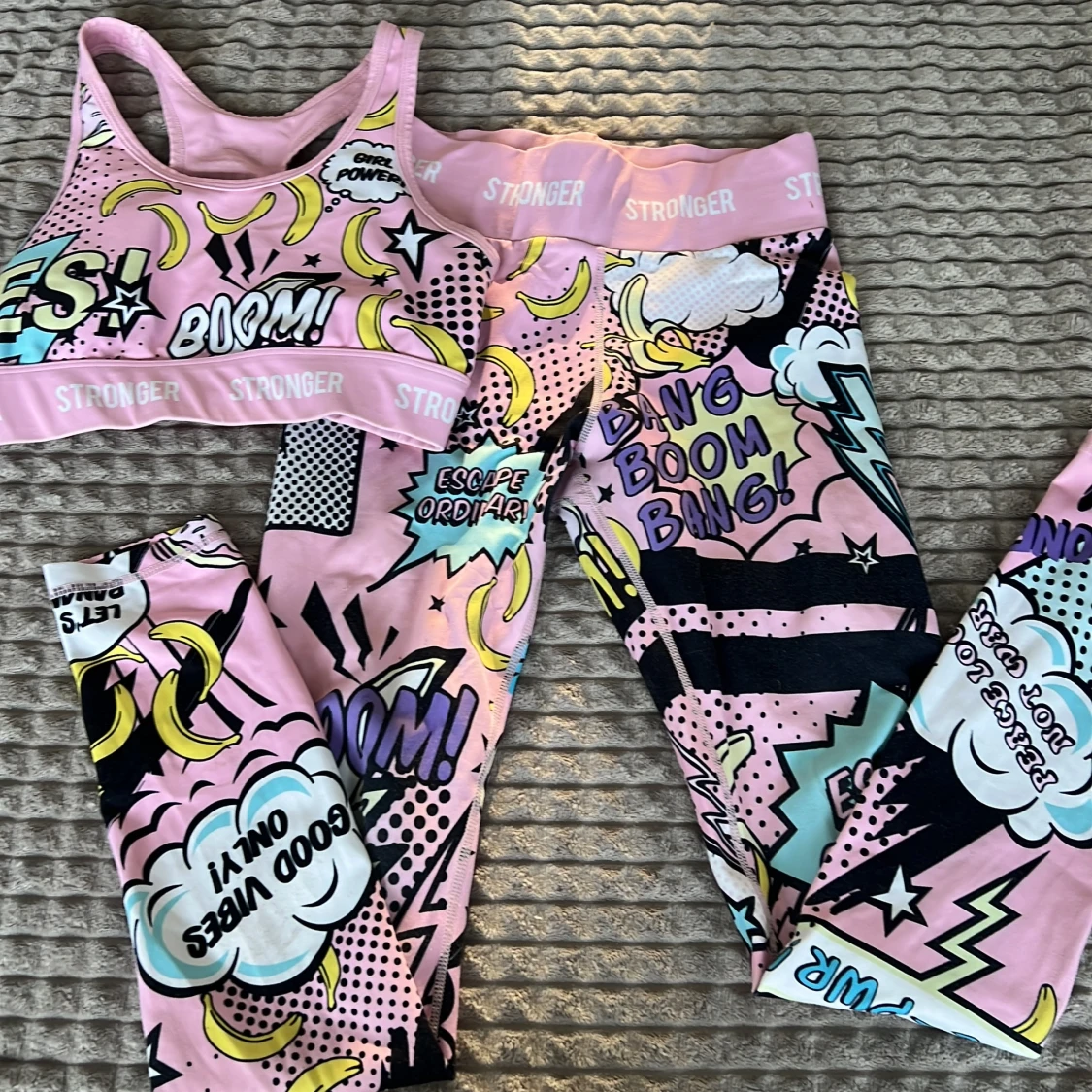 Färgglatt träningsset från Stronger