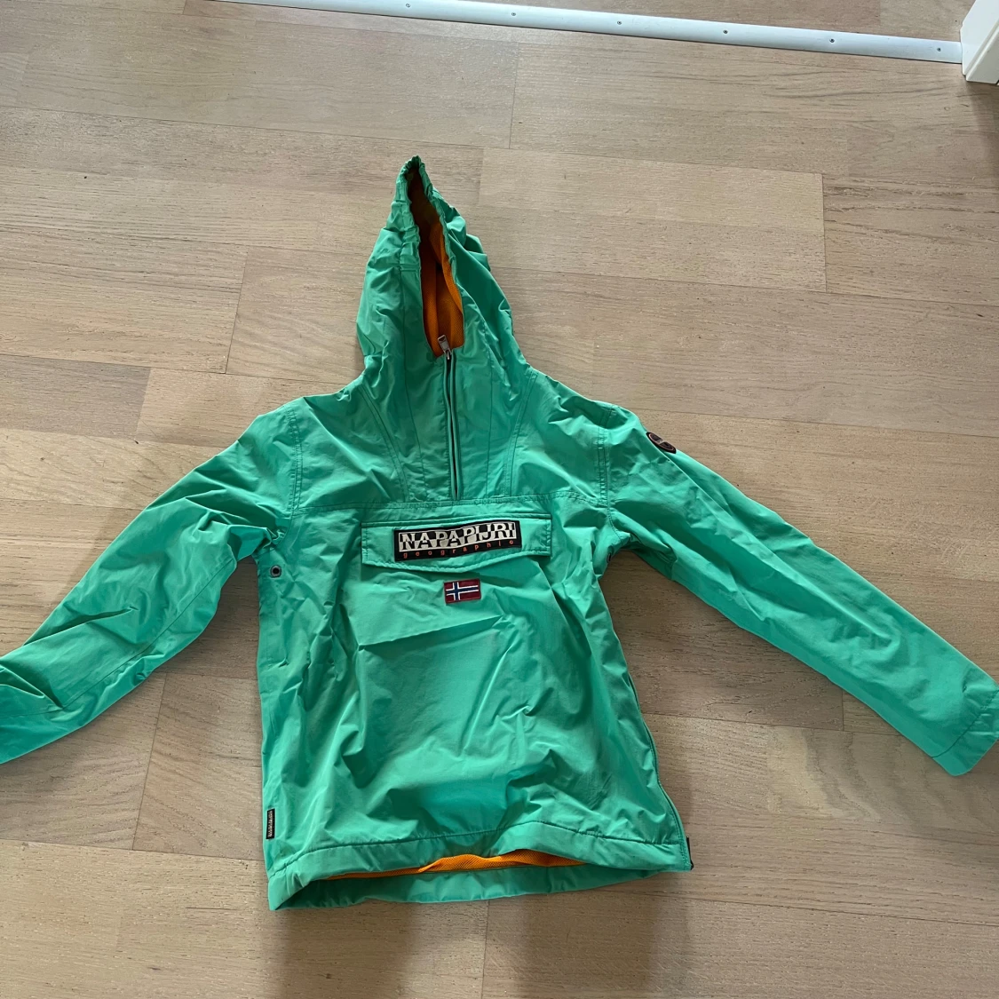 Grön vindjacka från Napapijri