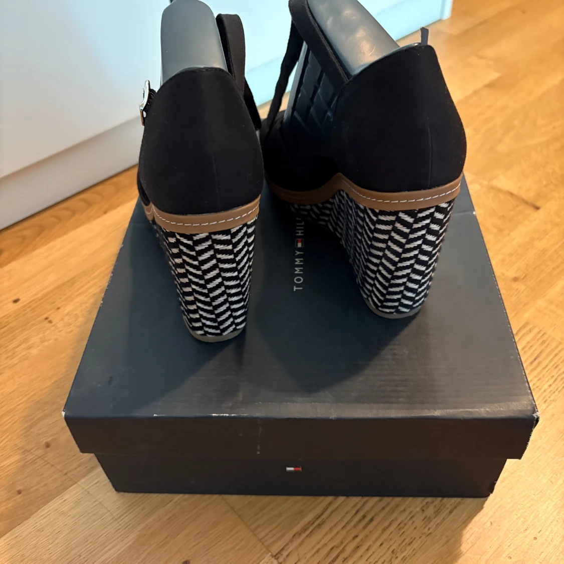 Tommy Hilfiger “Iconic Elena” Wedges, Svart EU 39 (Spring 2017) - 3