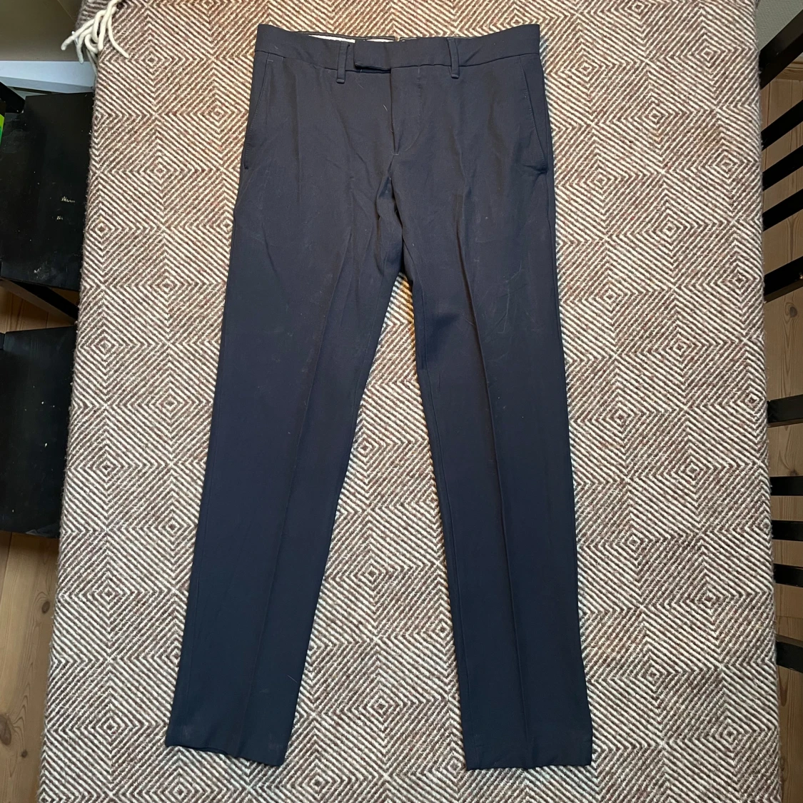Mörkblå J.Lindberg byxor