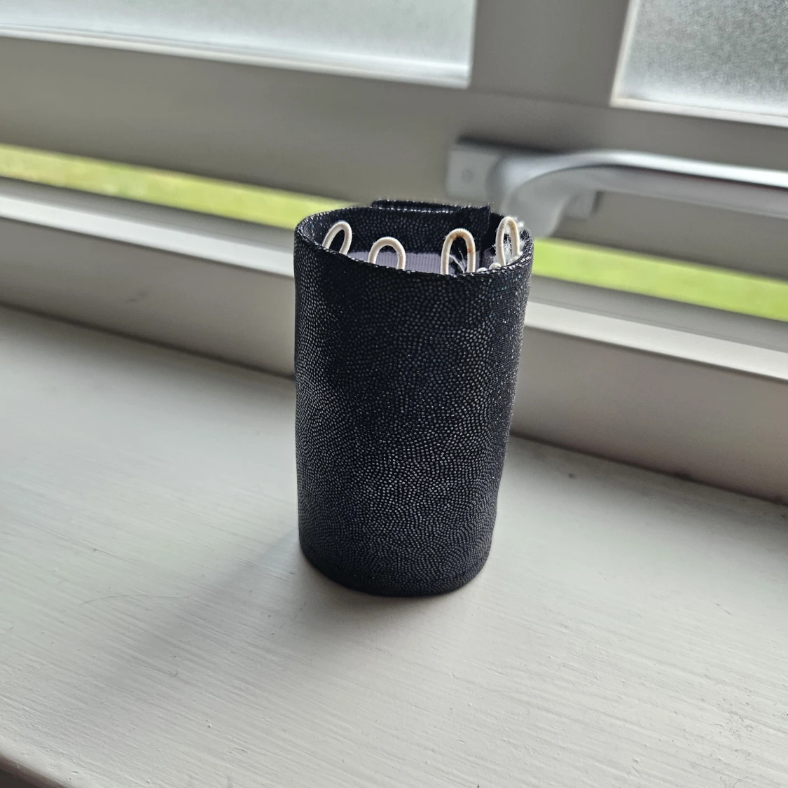 Svart glittrigt disco kon 