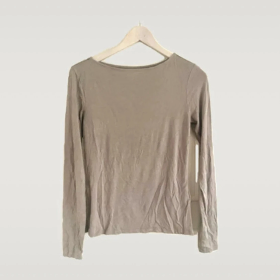 Beige långärmad basic tröja