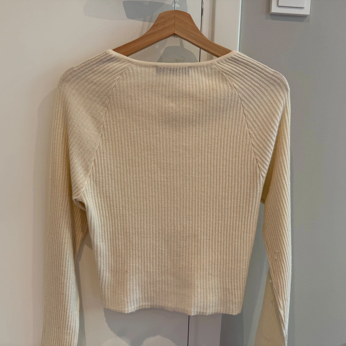 Ribbad beige kofta från Mango - 3