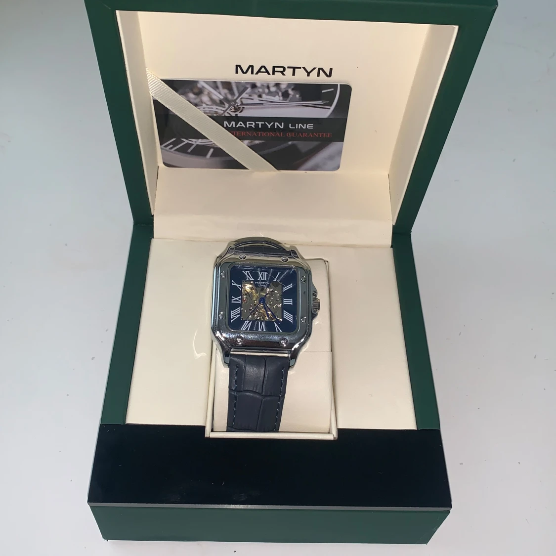 Martyn Line blå klocka med silverdetaljer - 2