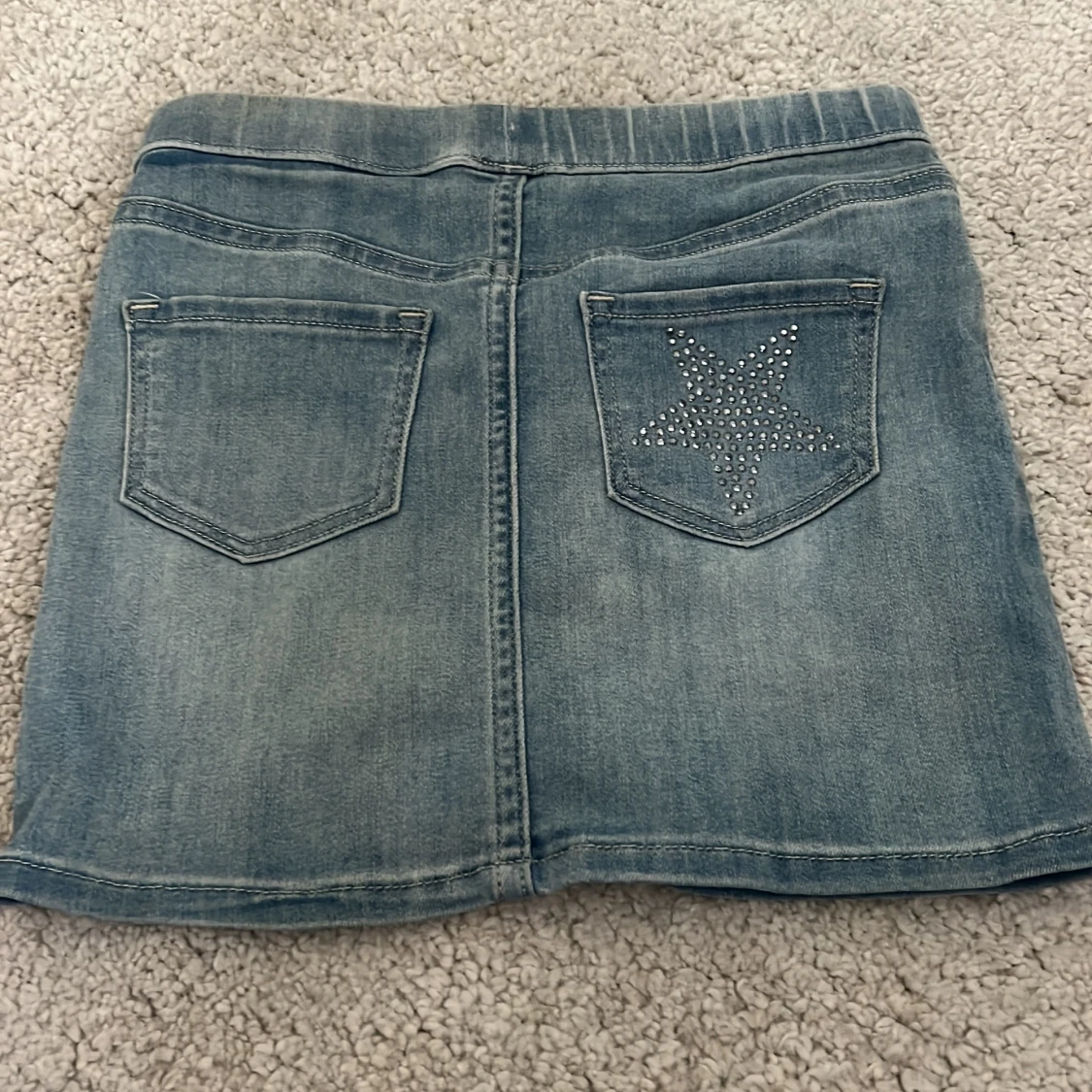 Jeanskjol med stjärnor och strass - 2