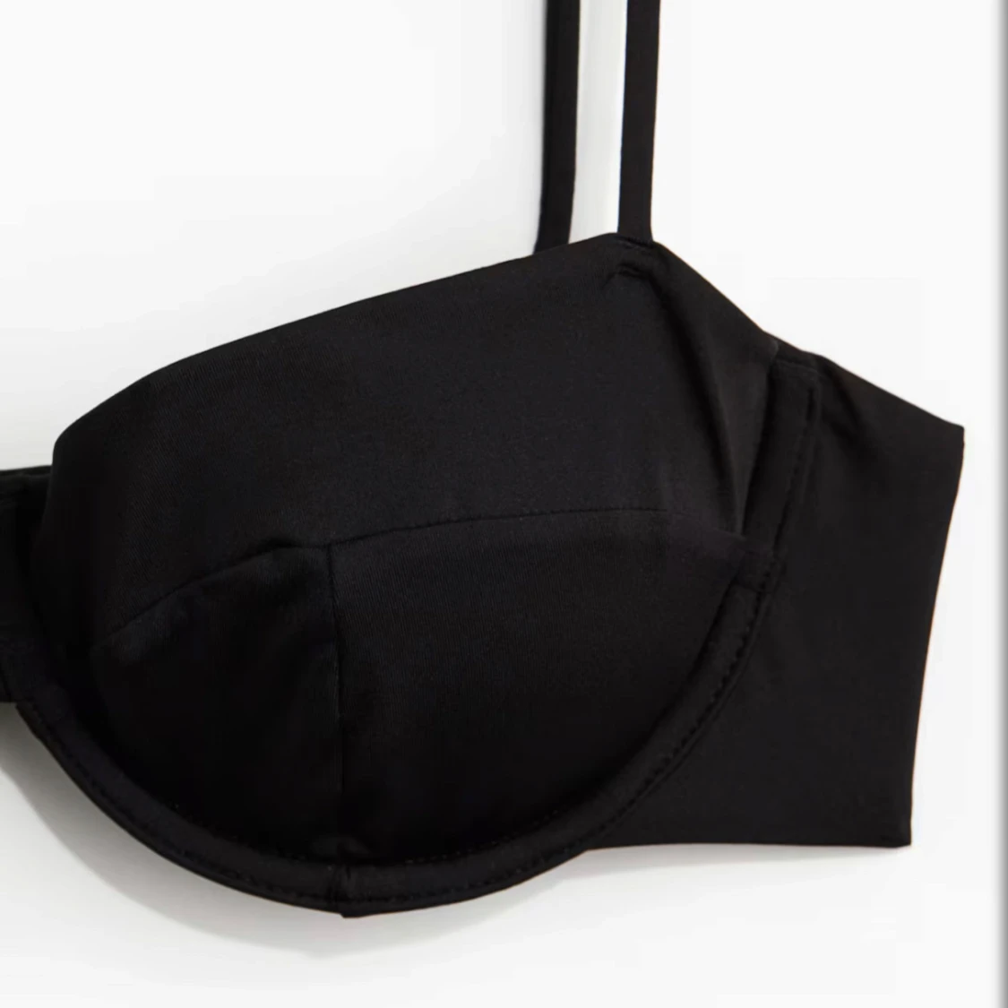 Svart bikiniöverdel  - 2