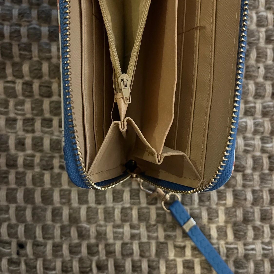 Blommig plånbok med blå dragkedja - 2