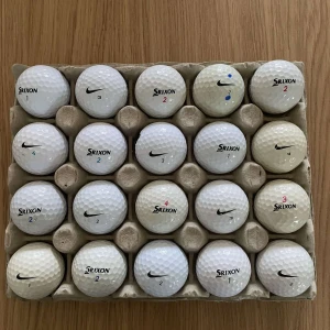 Srixton och nike mix golfbollar - Srixton och nike mix i mycket bra skick. 6 kr styck.