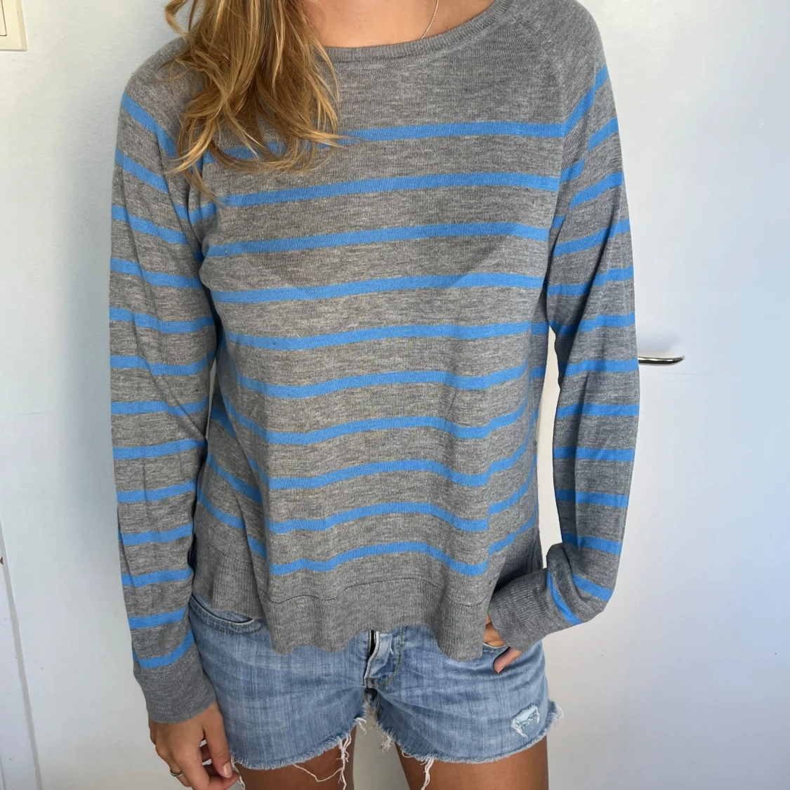 Gråblå randig tröja från Zara