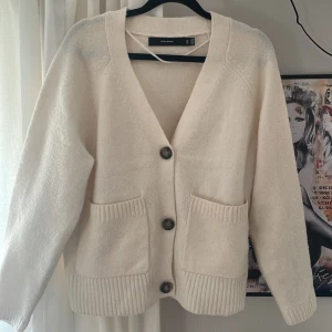 Beige kofta  - Mysig beige kofta från Vero Moda ❤️