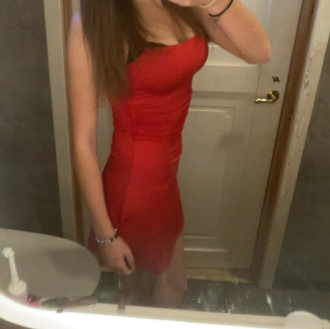 Röd tight kortklänning - 1