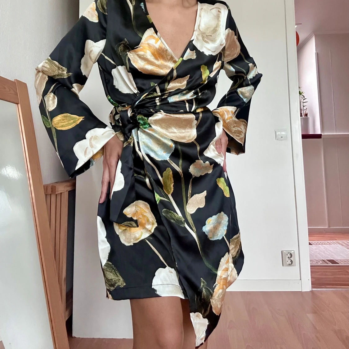 Blommig omlottklänning Vero Moda XS