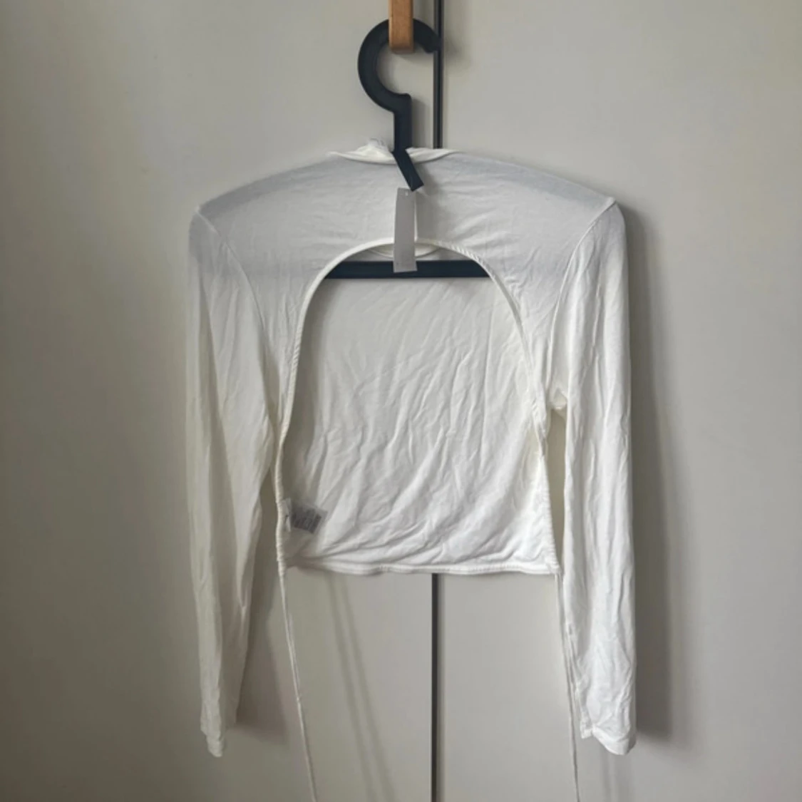 Vit croppad rygglös topp från H&M - 1