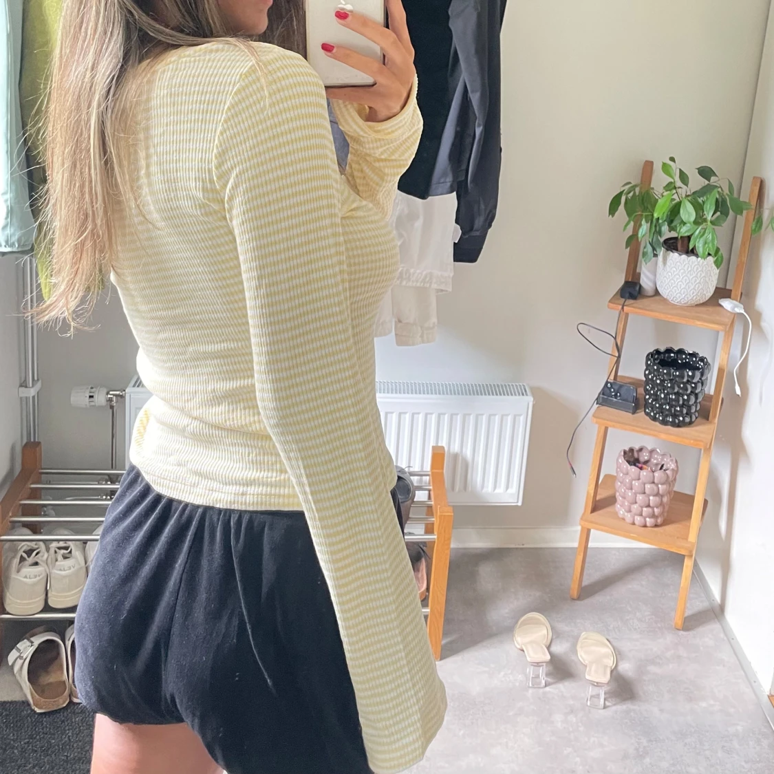 Gul- och vitrandig långärmad tröja - 3