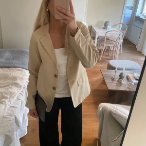 Kavaj - Superfin kavaj med knappar från Envii💗 Storlek S