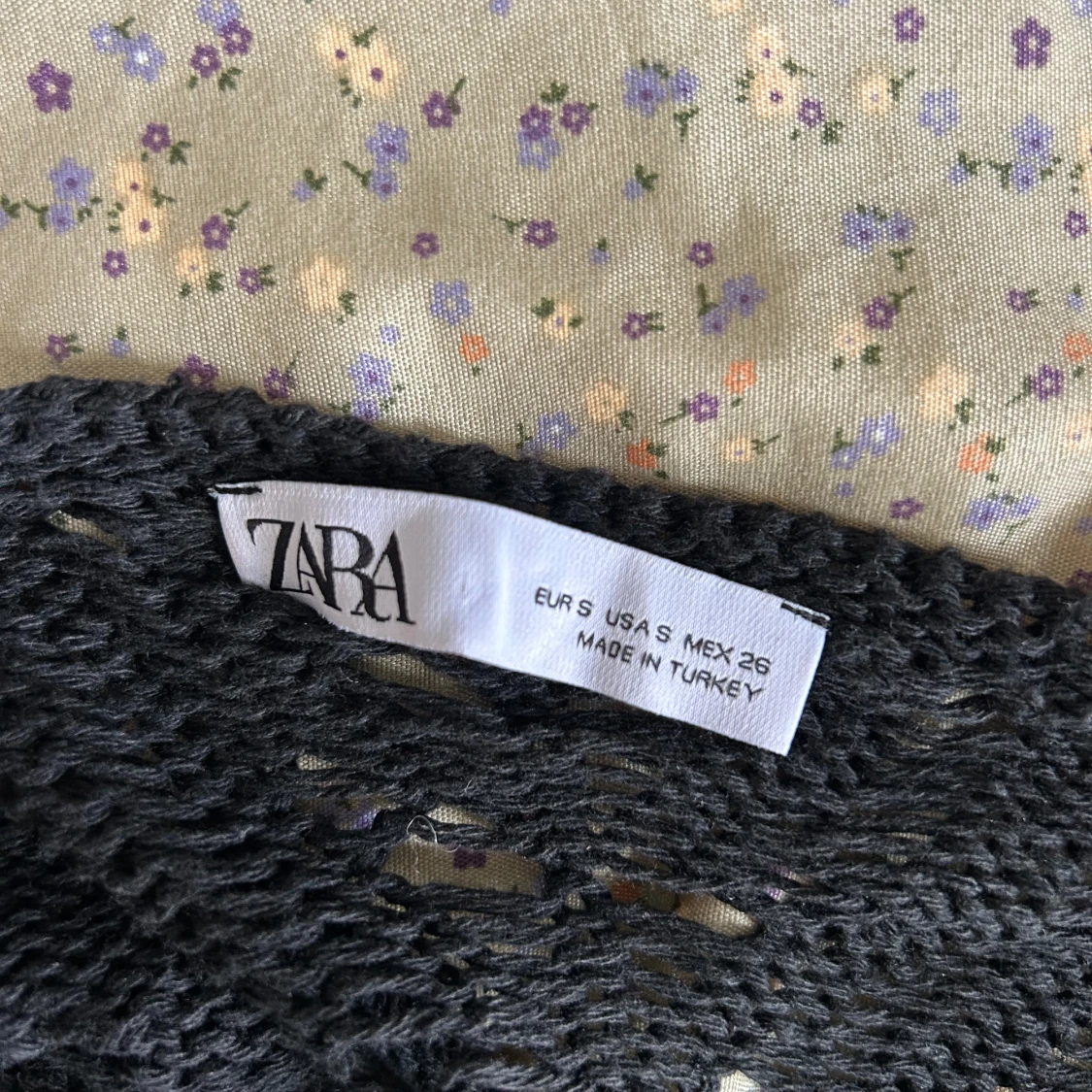 Svart virkad stickad tröja Zara - 1