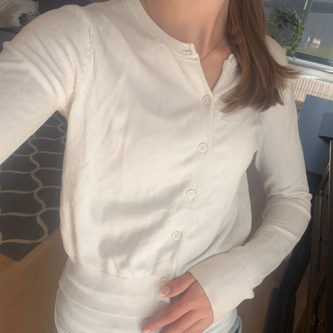 Vit kofta från H&M med knappar - 2