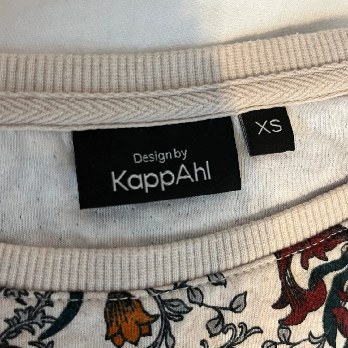 Mönstrad långärmad tröja från KappAhl - 1