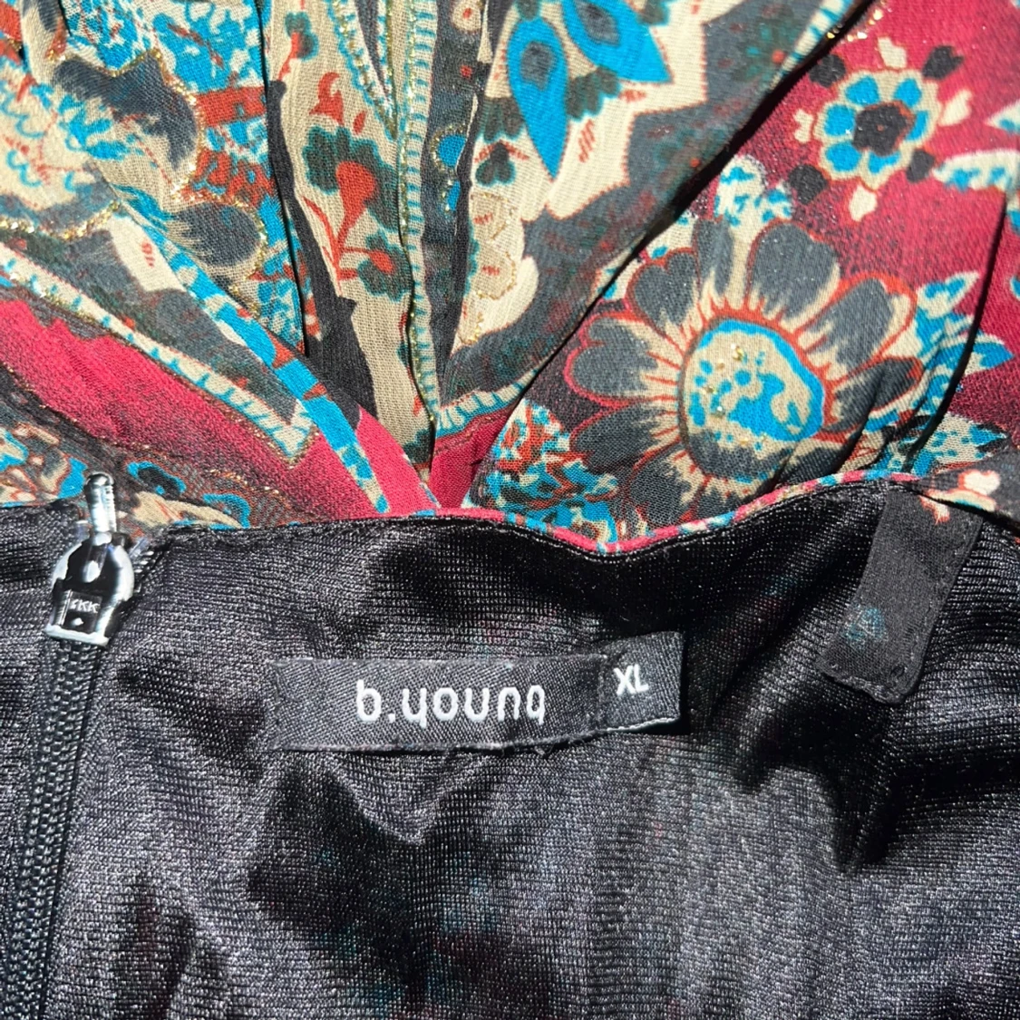 Mönstrad långklänning från b.young - 2