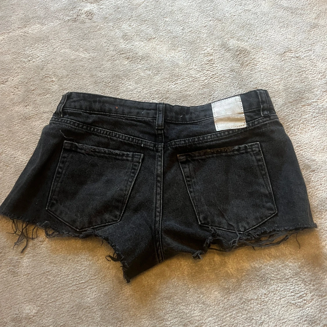 Svarta jeansshorts från Zara - 2
