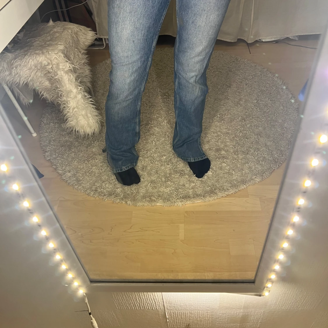 Blå jeans med slits - 1