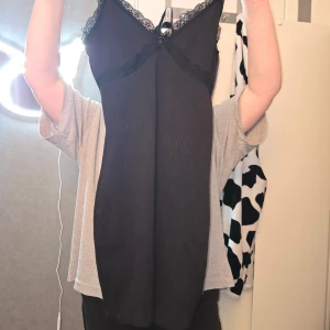 Mini klänning - Snygg svart mini klänning. 
