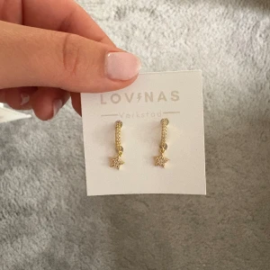 Guldörhängen med stjärnor - Helt oanvända och nyskick. Sterling silver 925