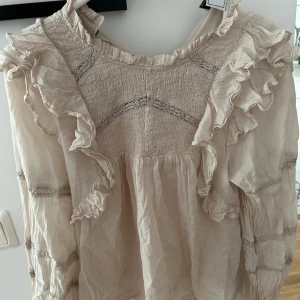 Blus neo noir  - Långärmad blus från neo noir, i superbra skick! 