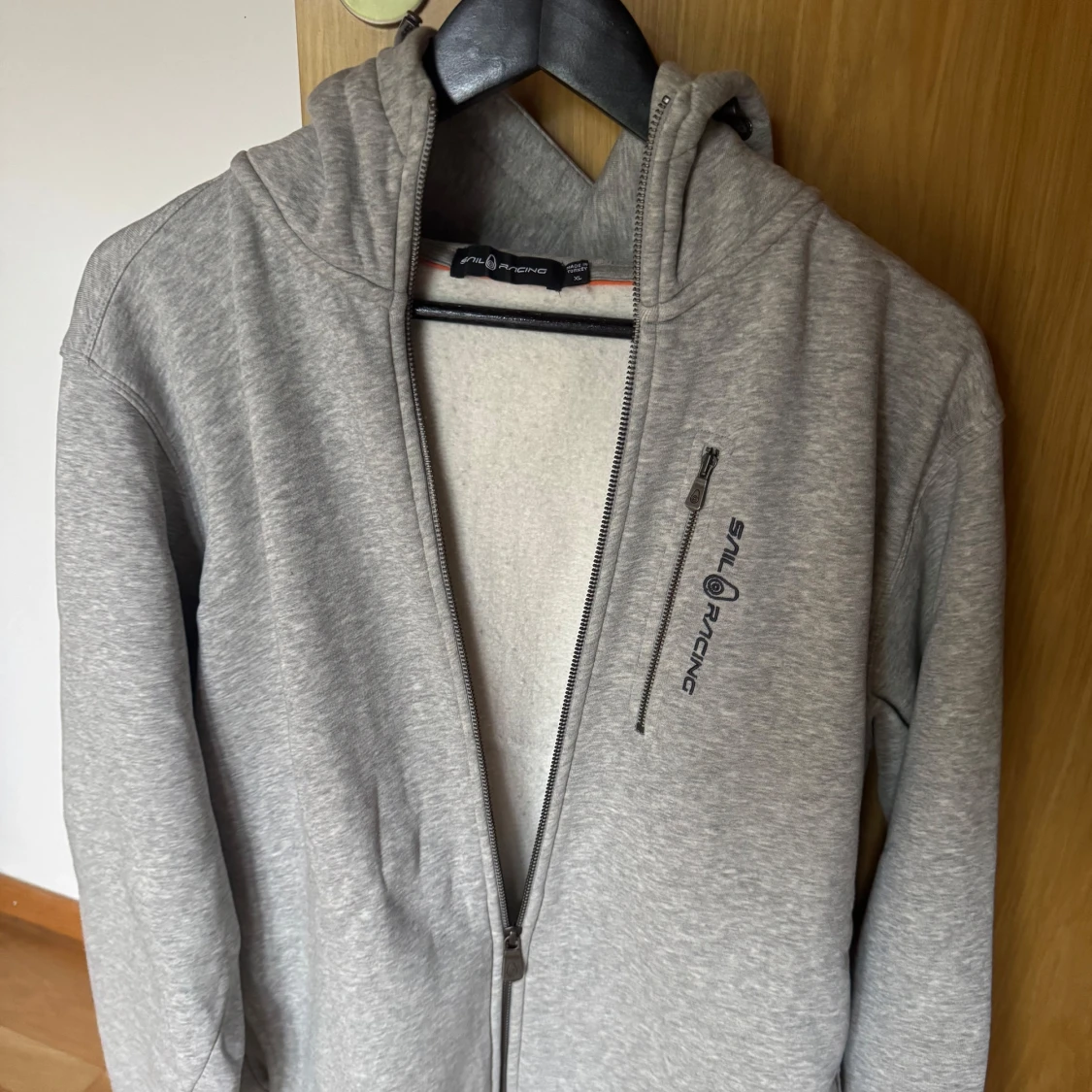 Grå hoodie från Sail Racing XL - 2