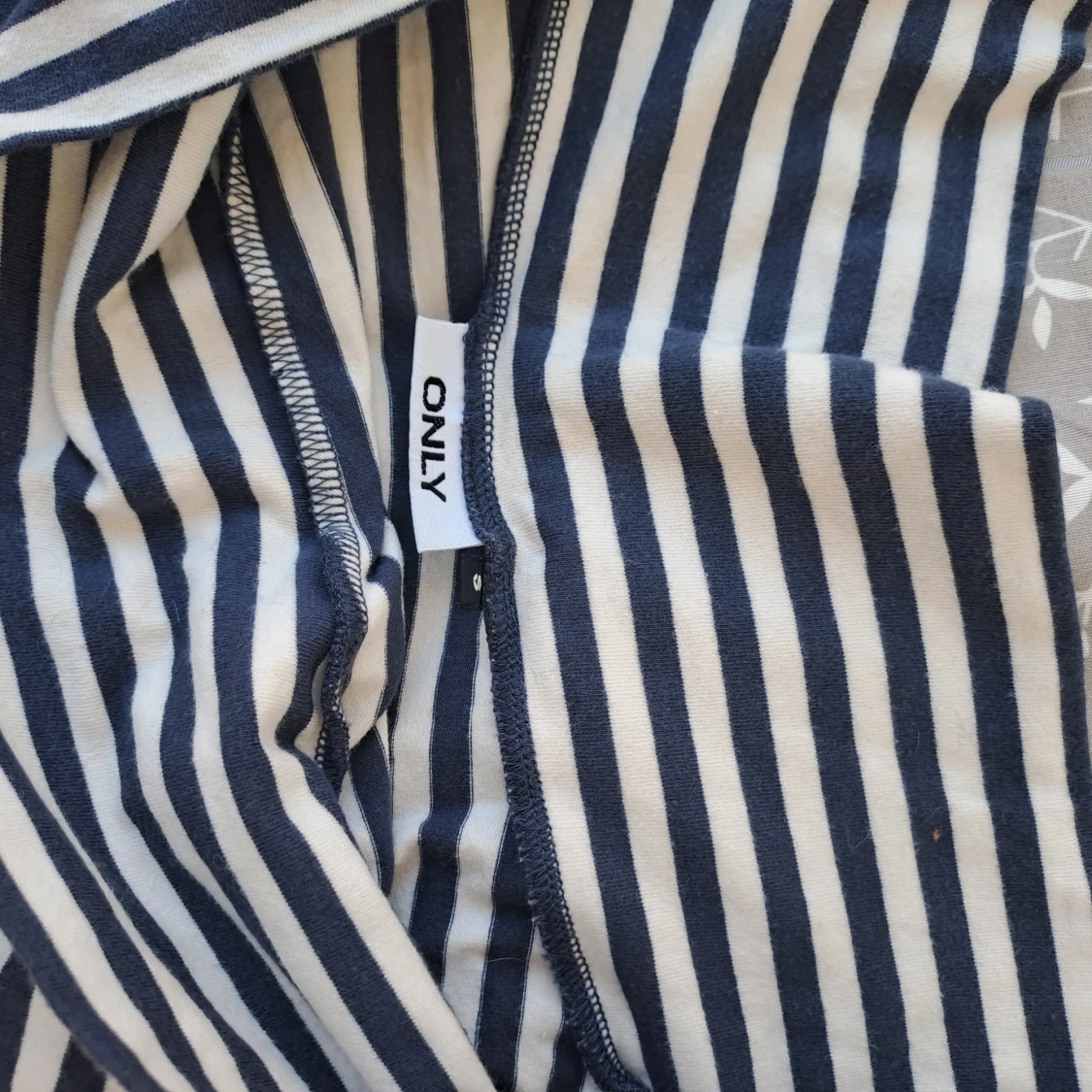 Off shoulder tröja  - 1