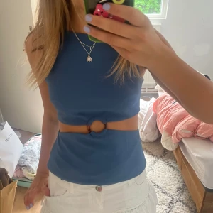 Popular Zara topp - Så cool , säljs inte längre och helt ny med lapp kvar🥰🥰