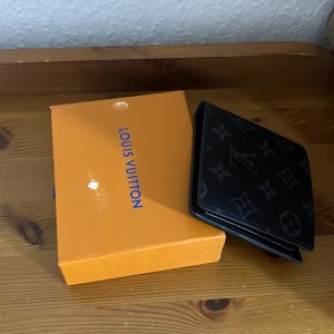 Plånbok - Plånbok i svartfärg