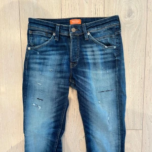 Jack & Jones jeans  - Jack & Jones jeans | Skick - 9/10 | Size - 30/34 |  Fraktar via postnord eller instabox på köparens bekostnad | Hör av dig vid minsta fråga eller fundering // RDL