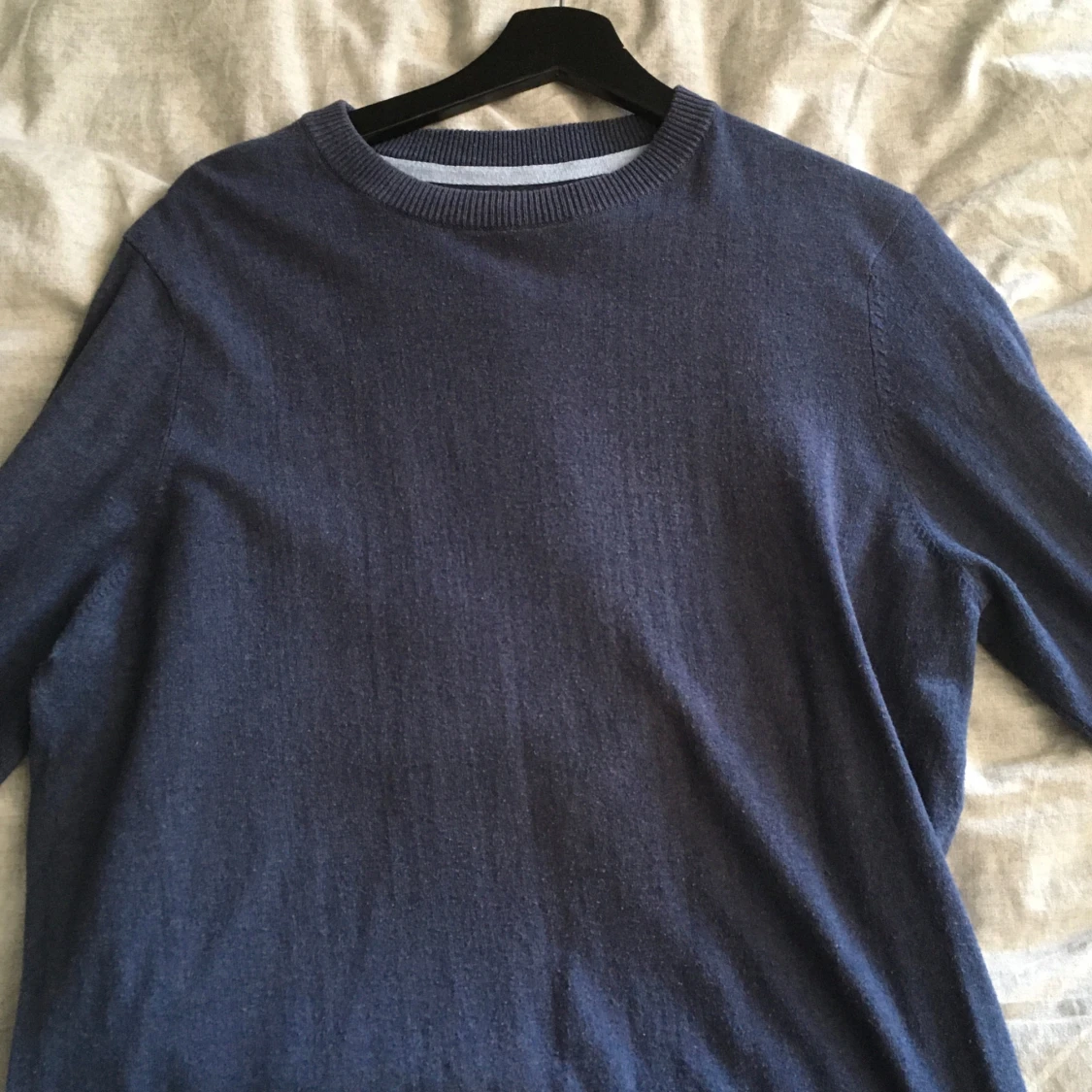 Mörkblå stickad tröja från S.C.W.