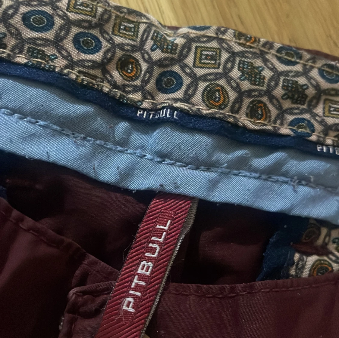 Mörkröda shorts från Pitbull W30 - 2