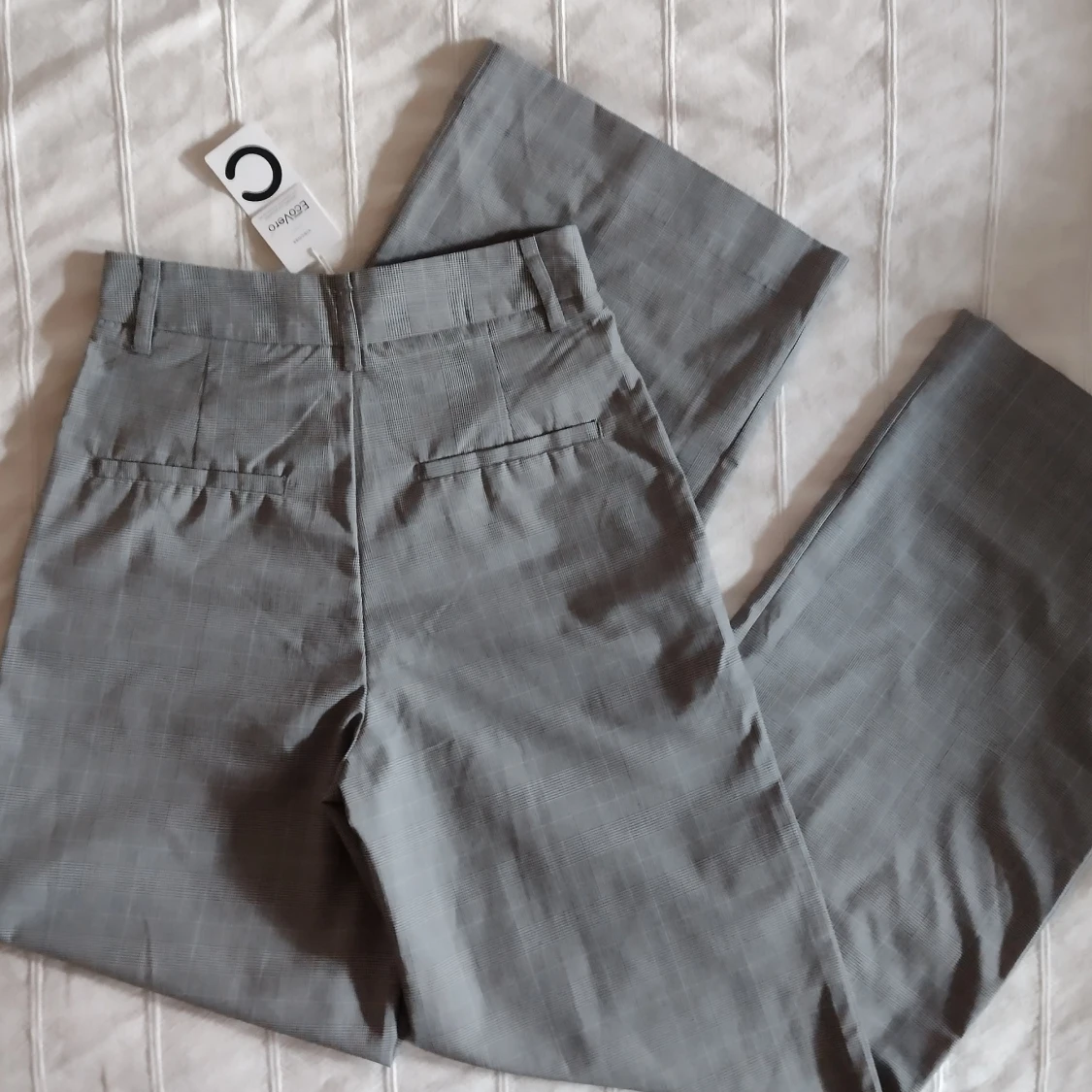 Grå/ljusa vida kostymbyxor - stilrena svala högmidjade byxor - 3