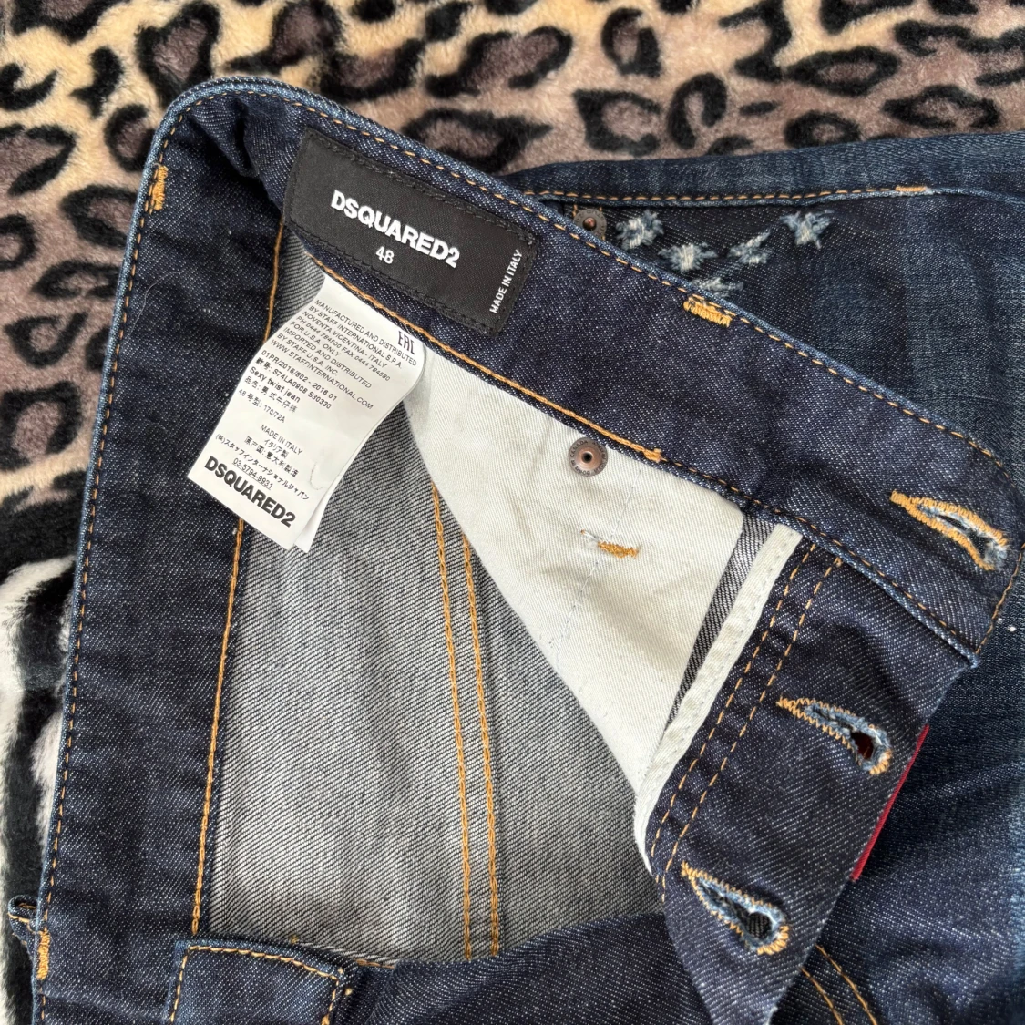 Mörkblå Dsquared2 jeans med slitningar - 3