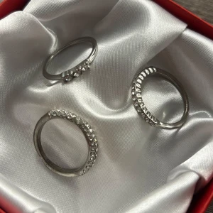Set med tre silvriga ringar - Söta ringar💕